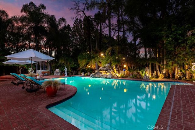 22723 Erwin, Woodland Hills, CA 91367