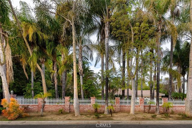22723 Erwin, Woodland Hills, CA 91367
