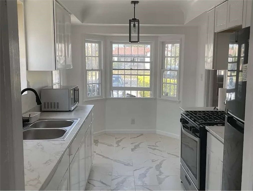8724 Ruthelen Street, Los Angeles, CA 90047