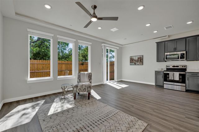 104 Creekside TRL 702, Kyle, TX 78640
