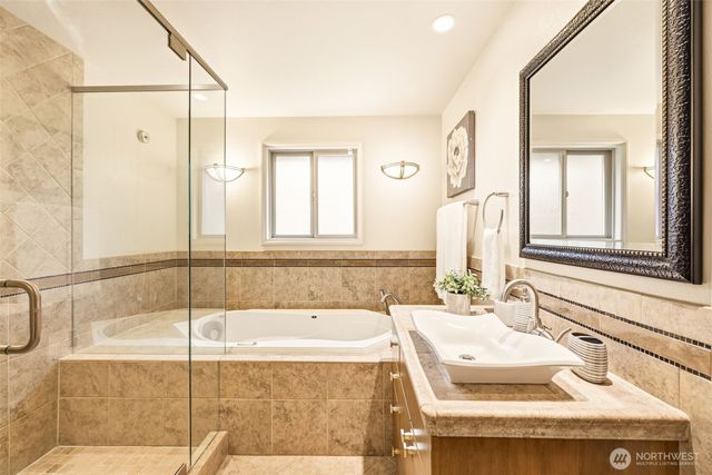 3601 NE 100TH Street, Seattle, WA 98125