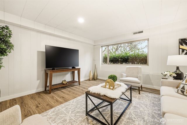 3601 NE 100TH Street, Seattle, WA 98125