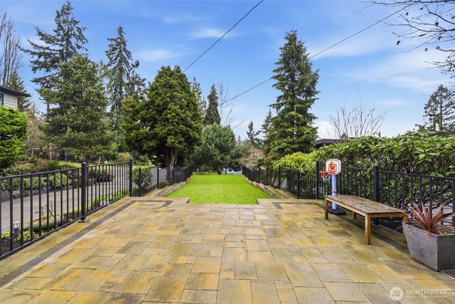 3601 NE 100TH Street, Seattle, WA 98125