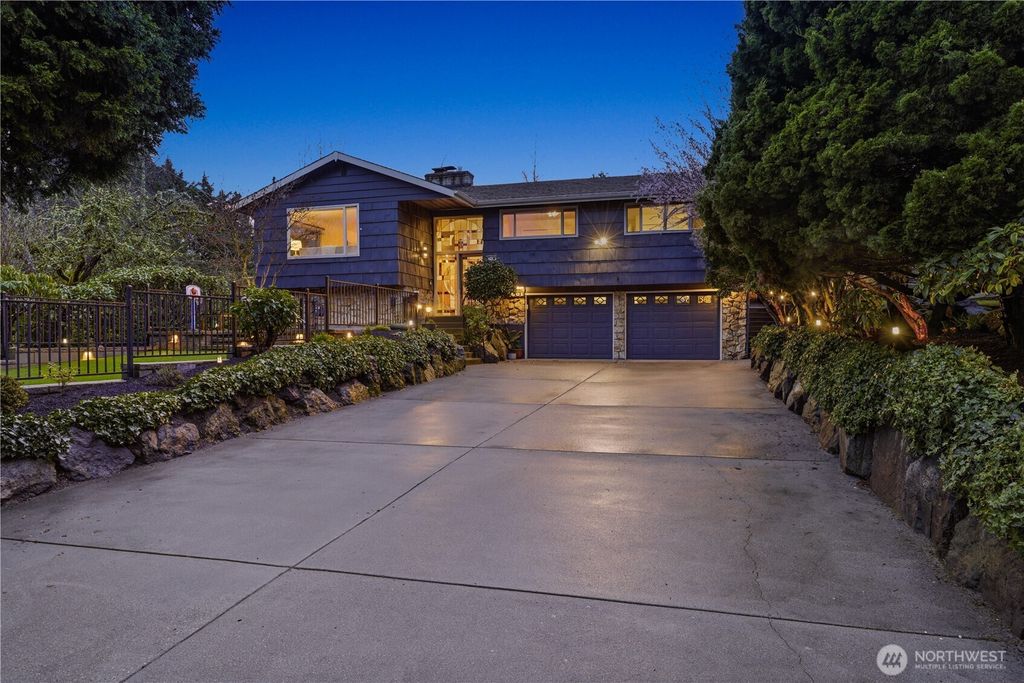 3601 NE 100TH Street, Seattle, WA 98125