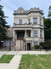 3136 W Douglas Boulevard, Chicago, IL 60623