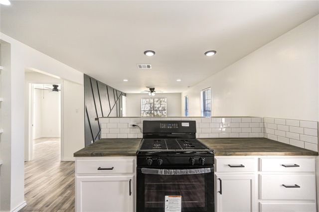 7811 Saint Louis Street, Houston, TX 77028