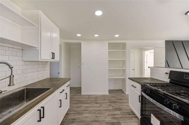 7811 Saint Louis Street, Houston, TX 77028