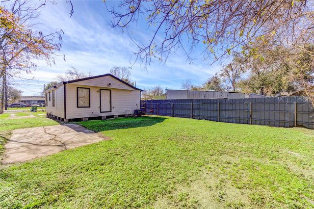 7811 Saint Louis Street, Houston, TX 77028