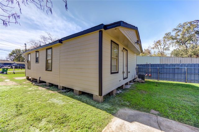 7811 Saint Louis Street, Houston, TX 77028