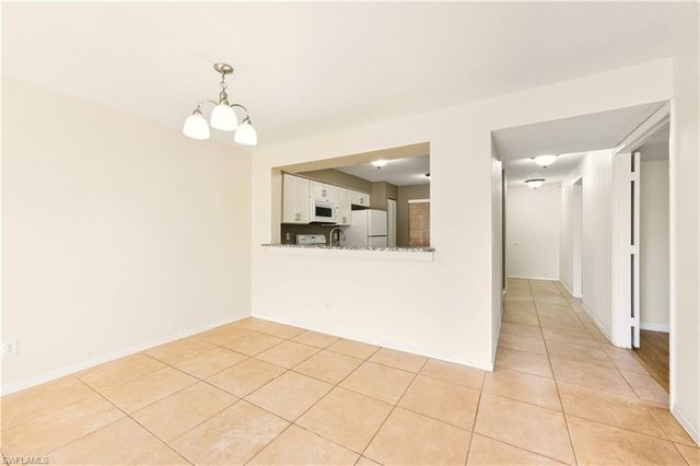 9650 Victoria LN # B208, Naples, FL 34109