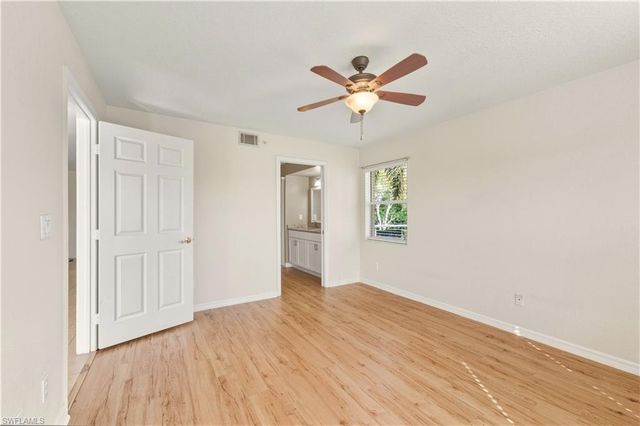 9650 Victoria LN # B208, Naples, FL 34109