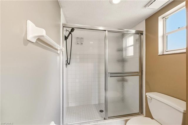 9650 Victoria LN # B208, Naples, FL 34109