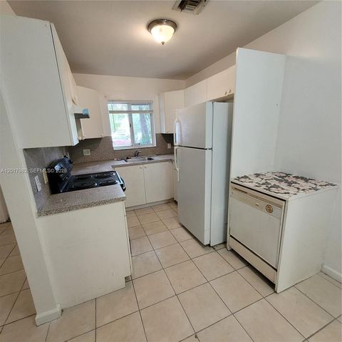 13950 NE 2nd Ave 1A, Miami, FL 33161