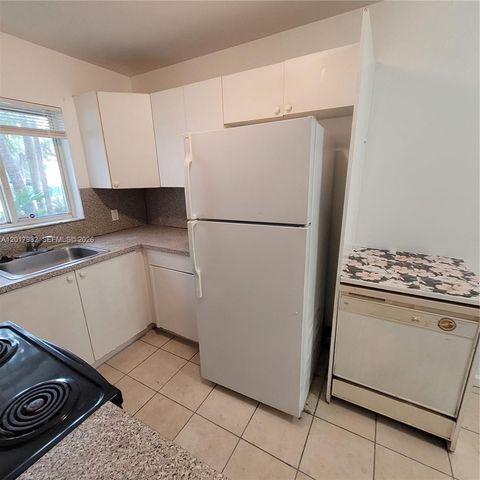 13950 NE 2nd Ave 1A, Miami, FL 33161