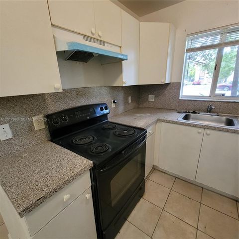 13950 NE 2nd Ave 1A, Miami, FL 33161