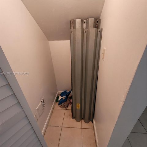 13950 NE 2nd Ave 1A, Miami, FL 33161