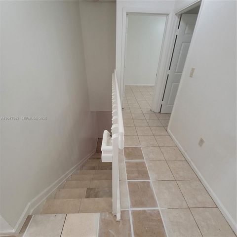 13950 NE 2nd Ave 1A, Miami, FL 33161
