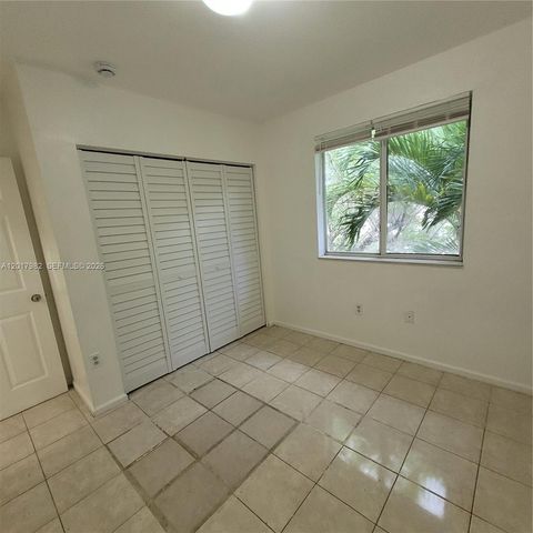 13950 NE 2nd Ave 1A, Miami, FL 33161