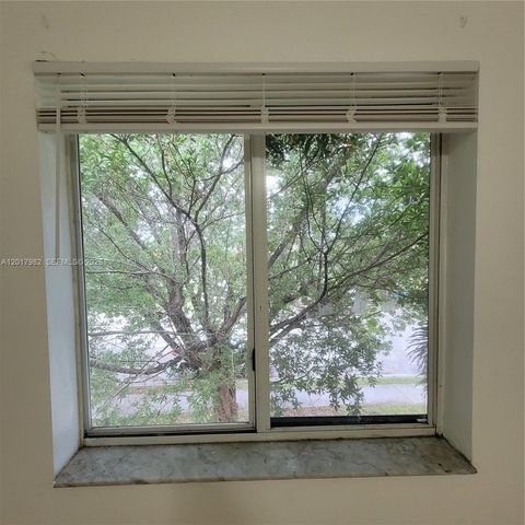 13950 NE 2nd Ave 1A, Miami, FL 33161