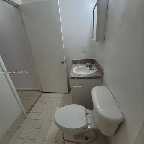 13950 NE 2nd Ave 1A, Miami, FL 33161