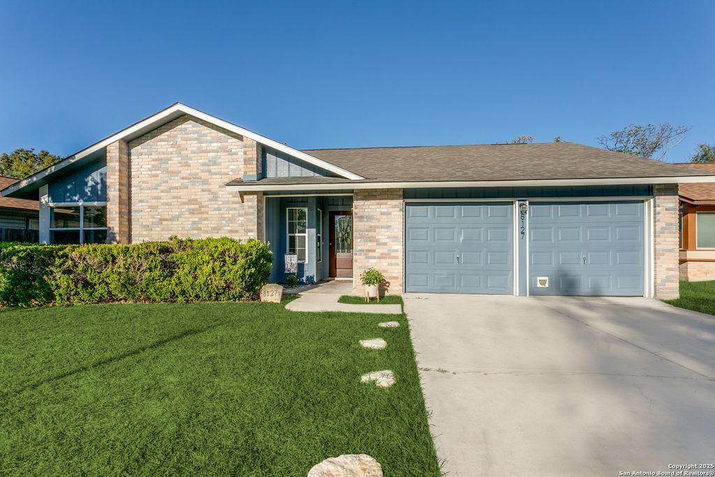 8127 Bowens Crossing, San Antonio, TX 78250