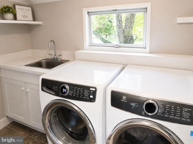 126 ROLLING HILL RD, Skillman, NJ 08558
