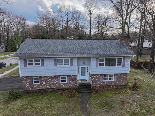 5 Birchwood Lane, Burlington, VT 05408