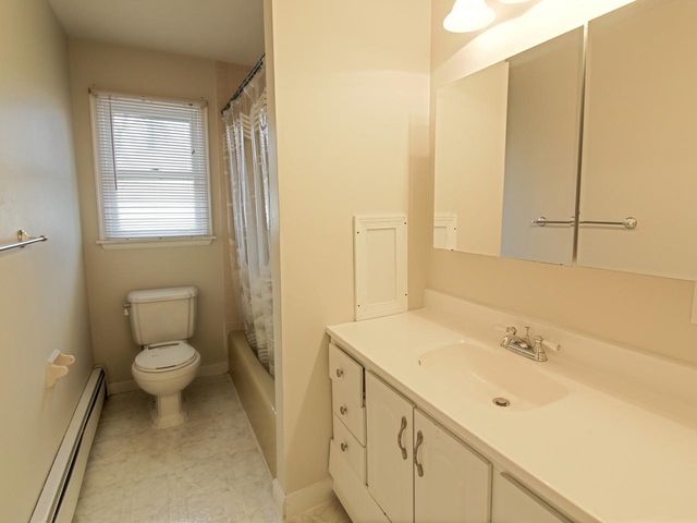 5 Birchwood Lane, Burlington, VT 05408