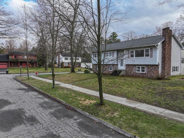 5 Birchwood Lane, Burlington, VT 05408