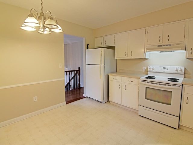 5 Birchwood Lane, Burlington, VT 05408