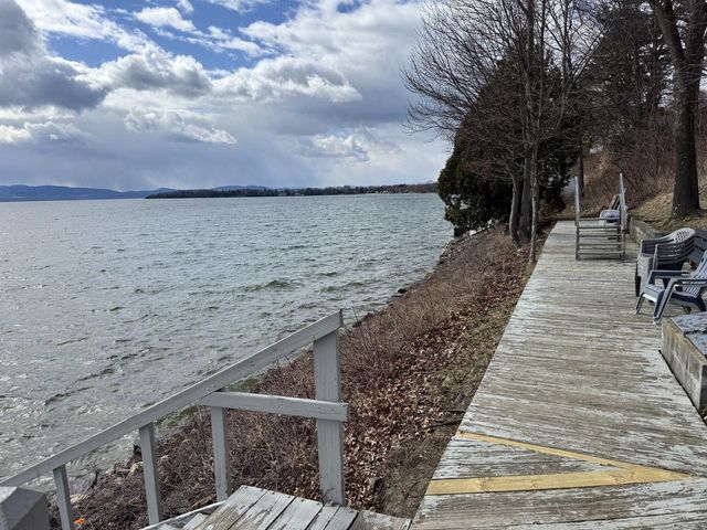 5 Birchwood Lane, Burlington, VT 05408