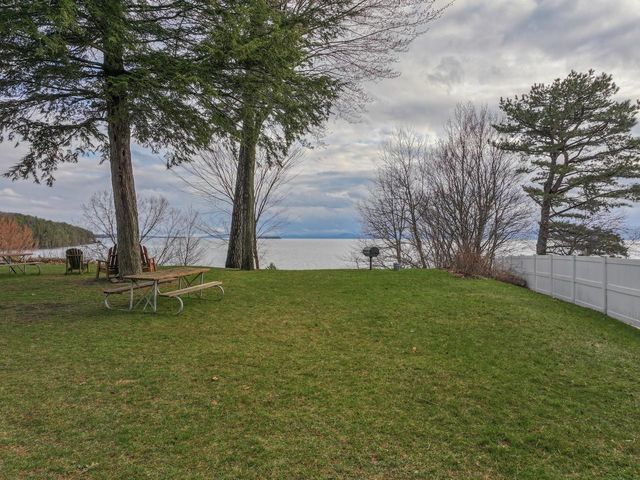 5 Birchwood Lane, Burlington, VT 05408