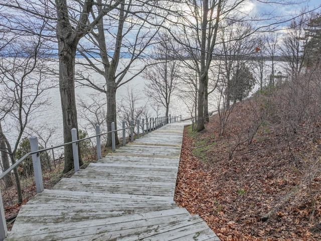 5 Birchwood Lane, Burlington, VT 05408