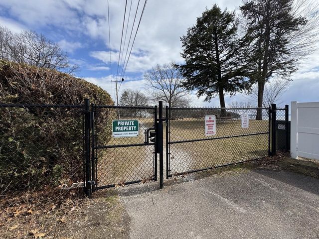 5 Birchwood Lane, Burlington, VT 05408