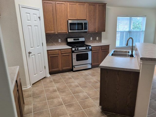 12000 Dunfries LN, Austin, TX 78754