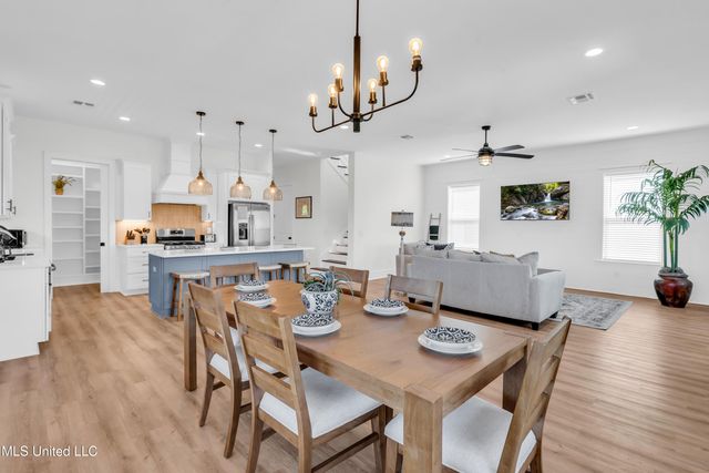 136 Vista Drive, Pass Christian, MS 39571