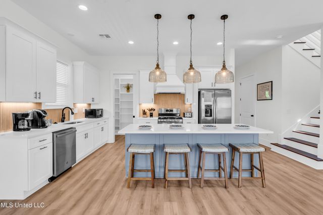 136 Vista Drive, Pass Christian, MS 39571