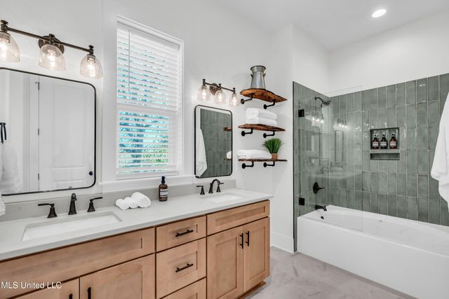 136 Vista Drive, Pass Christian, MS 39571