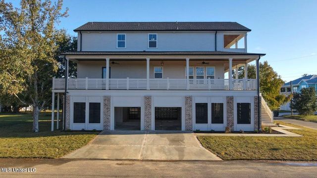 136 Vista Drive, Pass Christian, MS 39571