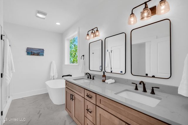 136 Vista Drive, Pass Christian, MS 39571