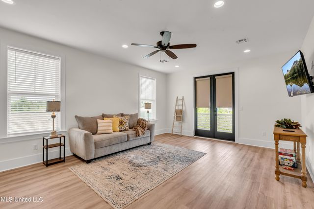 136 Vista Drive, Pass Christian, MS 39571