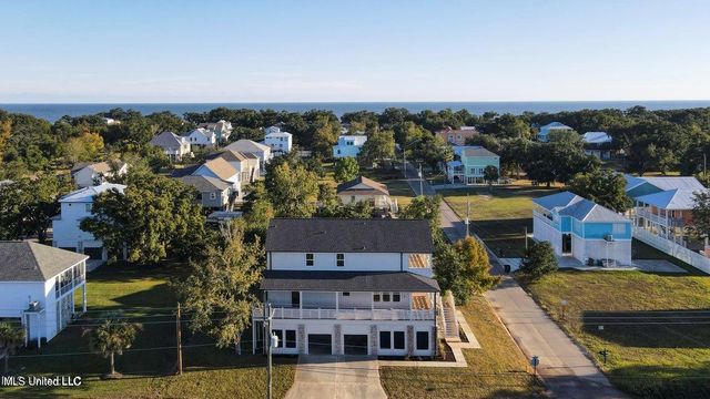 136 Vista Drive, Pass Christian, MS 39571