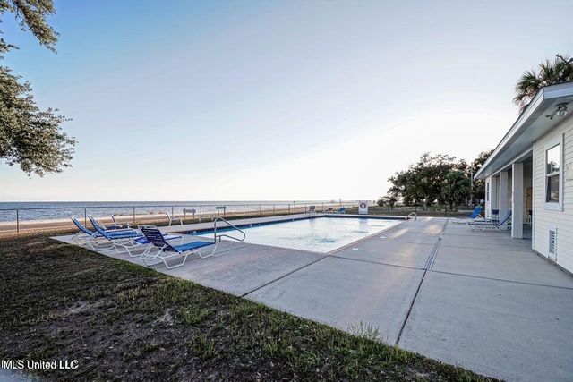 136 Vista Drive, Pass Christian, MS 39571