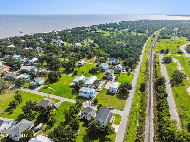 136 Vista Drive, Pass Christian, MS 39571