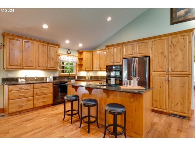 44 Lonesome PInes Dr, Trout Lake, WA 98650