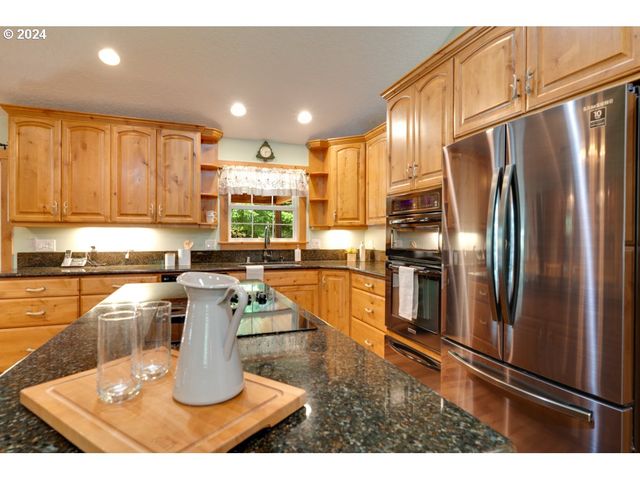 44 Lonesome PInes Dr, Trout Lake, WA 98650