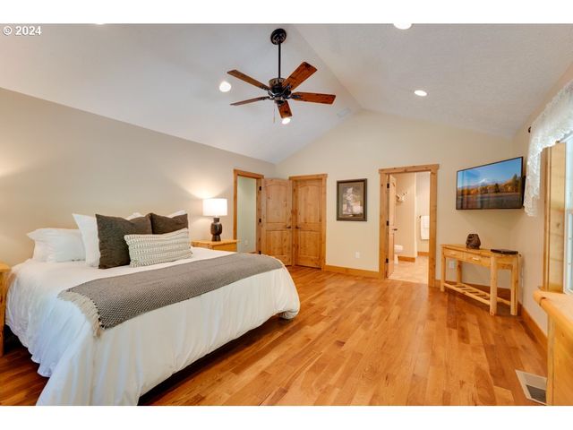 44 Lonesome PInes Dr, Trout Lake, WA 98650