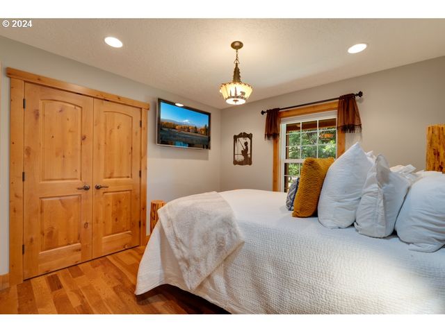 44 Lonesome PInes Dr, Trout Lake, WA 98650