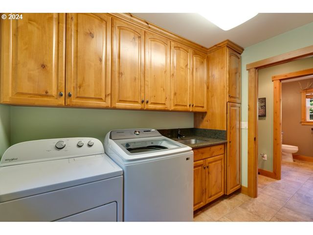 44 Lonesome PInes Dr, Trout Lake, WA 98650