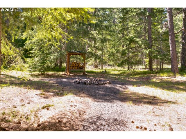 44 Lonesome PInes Dr, Trout Lake, WA 98650